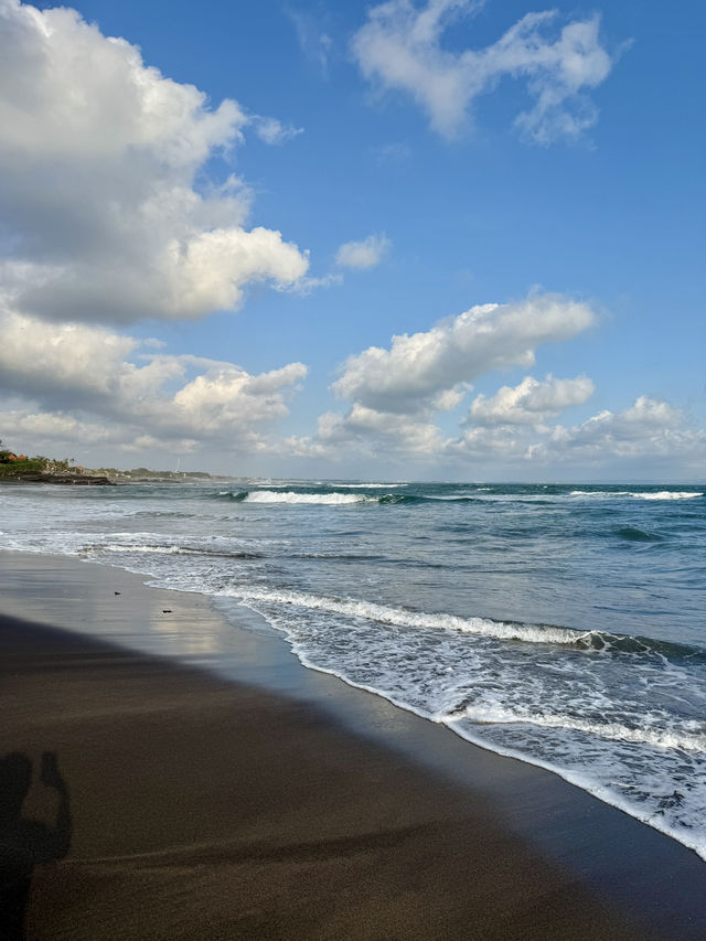 ⛱️ Chilling by the Sea at Pantai Seseh, Bali ⛱️ Chilling by the Sea at Pantai Seseh, Bali