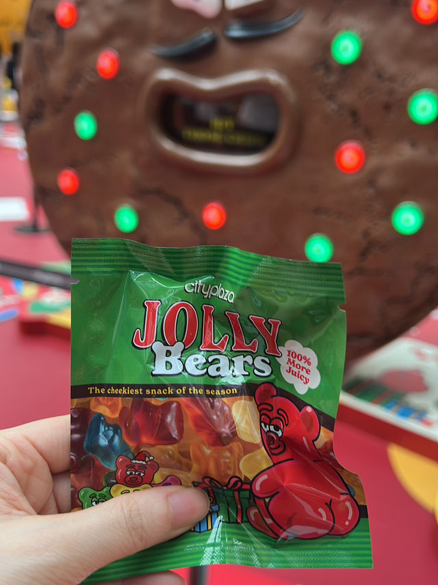 香港太古城中心化身聖誕糖果樂園😯仲送熊仔笑笑糖掛飾? 香港太古城中心化身聖誕糖果樂園😯仲送熊仔笑笑糖掛飾?