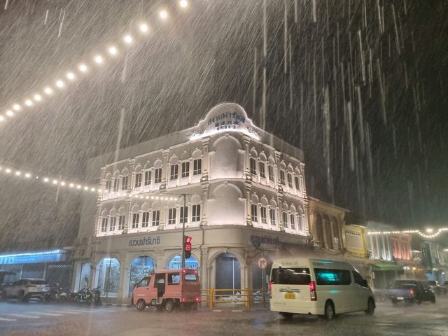 Strolling Through Old Phuket Town: Urban Vibes & Rainy Day Magic 🌧️🏍️