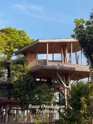 A beautifully designed treehouse cafe by the sea in Chumphon Province.