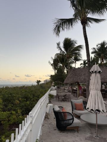 Мое незабываемое пребывание в отеле Ritz-Carlton South Beach в Майами: неподвластная времени элегантность и роскошь на берегу океана.