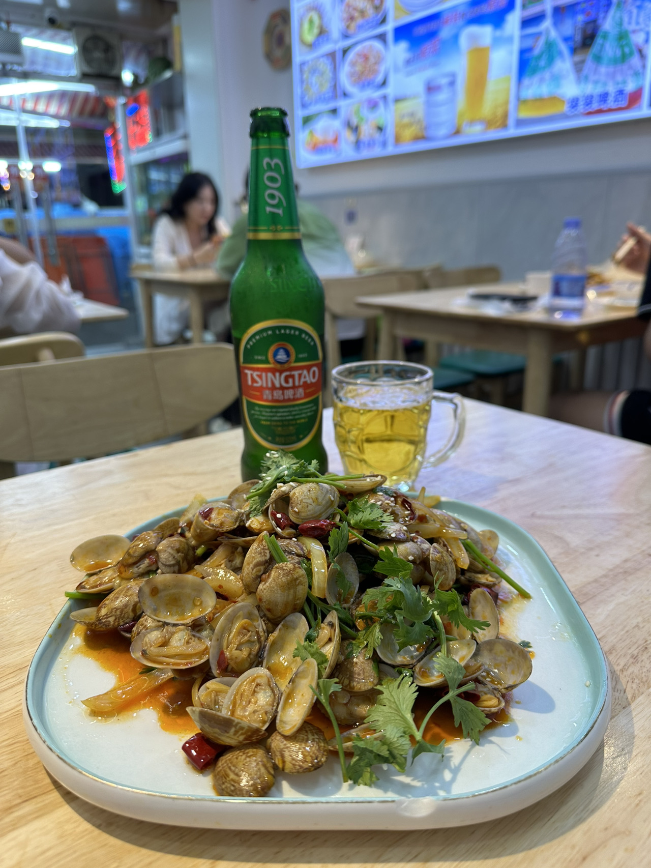 🇨🇳CN）中国版万選ホフ感じ？青島夜場で楽しんだシーフードと青島ビール