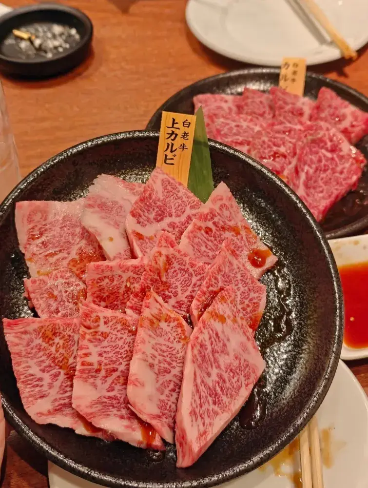 삿포로 야키니쿠(구운 고기) 최고 추천 🔥 흰살 소고기, 강력 추천 💯