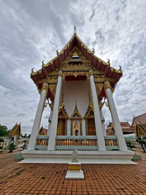 ワット・プラーンルアンで金運祈願 ⛩️ | Trip.com バンヤイ郡