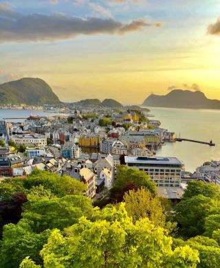 ออเลซุนด์ (Ålesund) เมืองนอร์เวย์ที่สวยเกินคาด — สัมผัสมนต์เสน่ห์เมืองในเทพนิยายท่ามกลางวงล้อมของฟยอร์ด