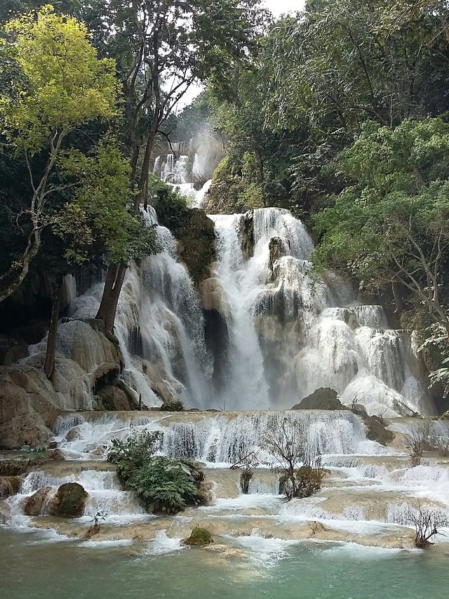 Luang Prabang: Spiritual Serenity 🌅🏞️