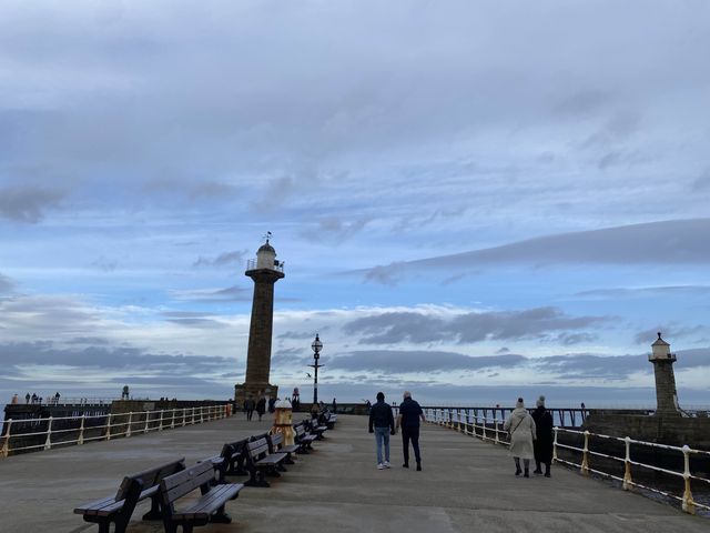 🏰 Whitby Harbour East Lighthouse 🌊