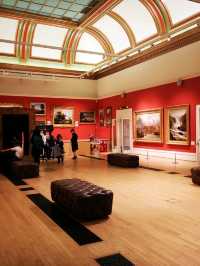 Leicester: Urban Splendor & Historical Riches