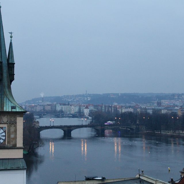 Charles Bridge’s Historical Aura 🏰🕰️