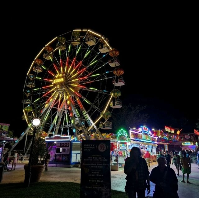 Ride the Fun at Golden Sands Wheel 🎡✨