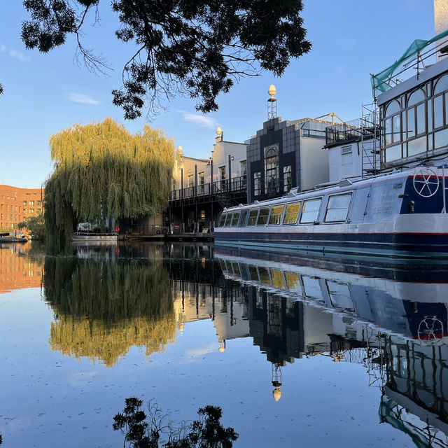 🎸🛍️ Camden Market: London’s Wild Heart of Culture, Vintage & Bites 🌮🎨