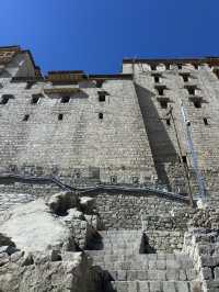 Royal Palace lost in mountains 