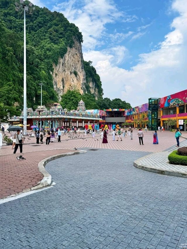Batu Caves, Malaysia: A Towering Temple in Limestone Heights
