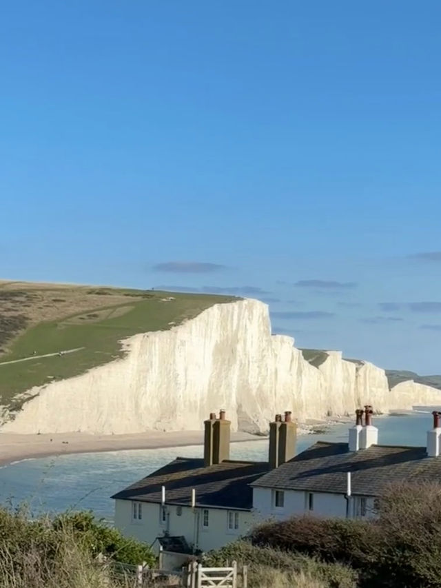 The Majestic White Cliffs: Nature’s Stunning Masterpiece