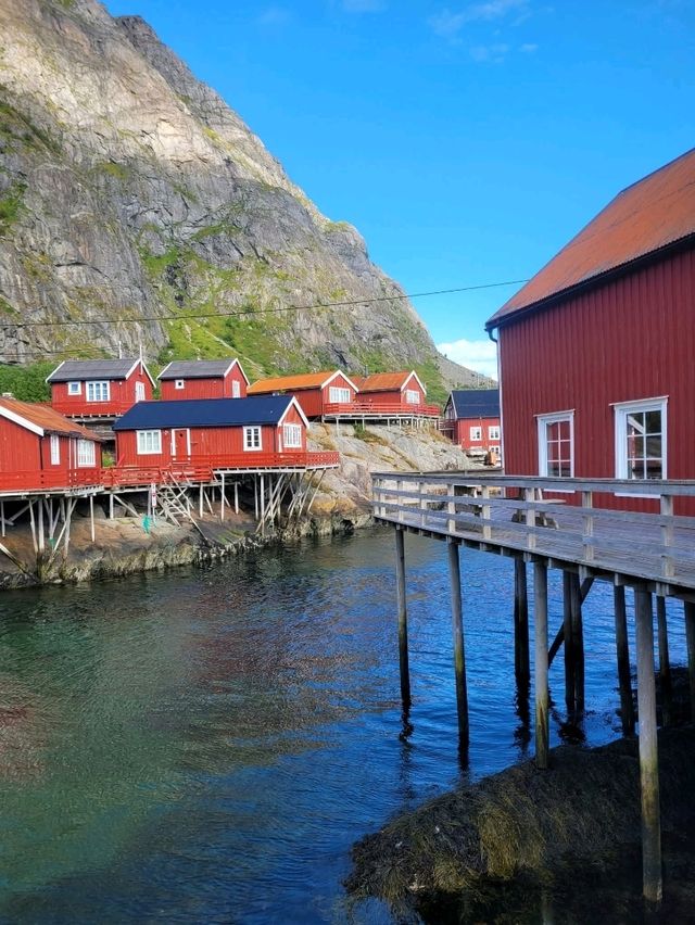 🏔️ Lofoten, Norway — Dramatic Peaks, Quiet Fjords, and Storybook Villages