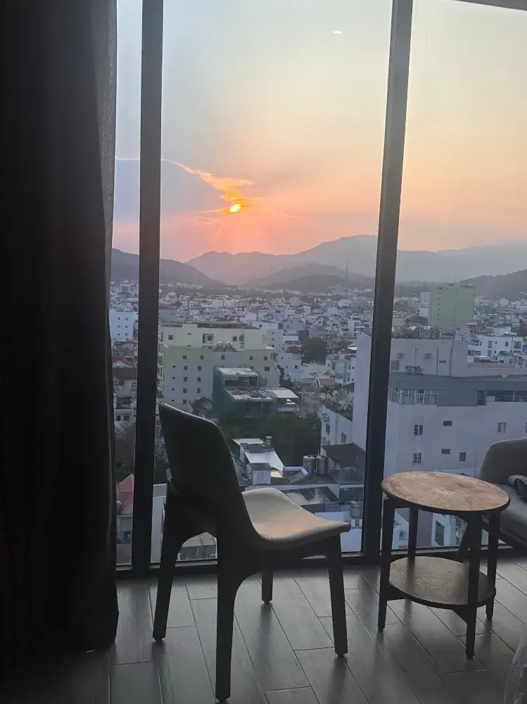 나트랑에 있는 멋진 호텔을 20달러(1800루블)에 예약할 수 있어요.