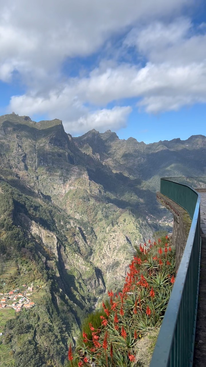Miradouro Eira da Serrado: A Serene Escape to Nature's Wonderland! 🏞️👀
