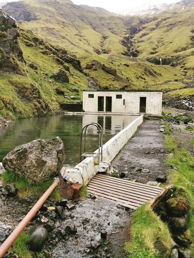 我去了和別人不一樣的冰島之我在冰島泡了個野溫泉