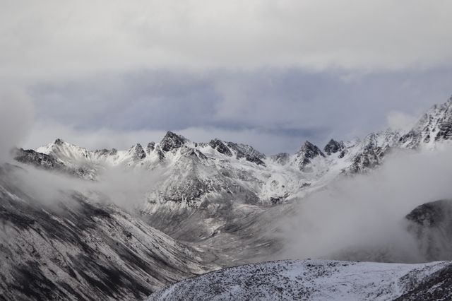 冬日之雪，讓玉科疑似潑墨山水中