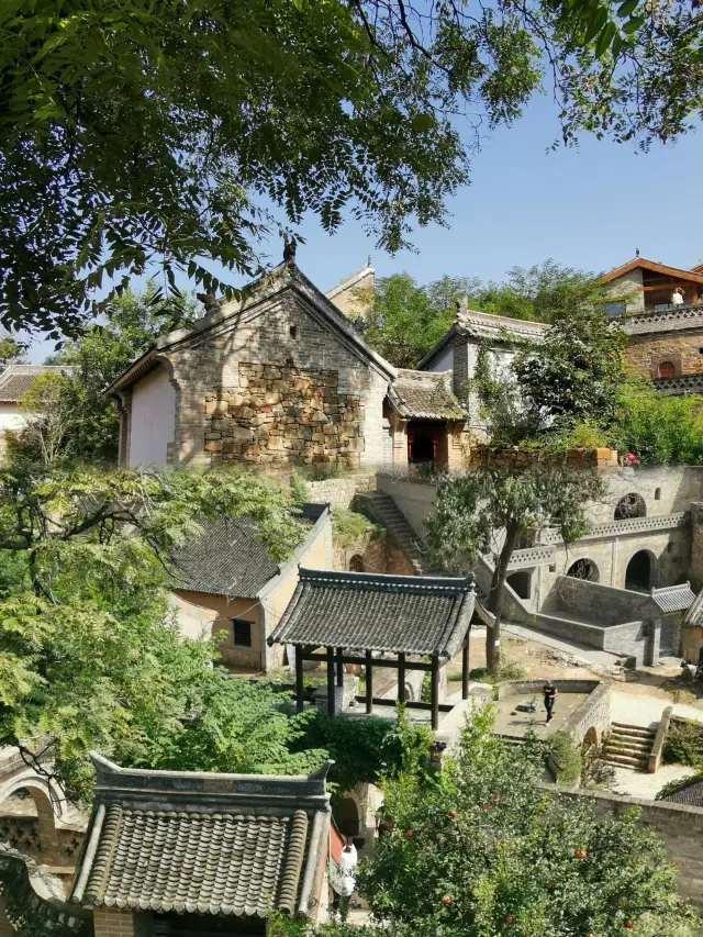 Step into the quaint and ancient Haishangqiao Village