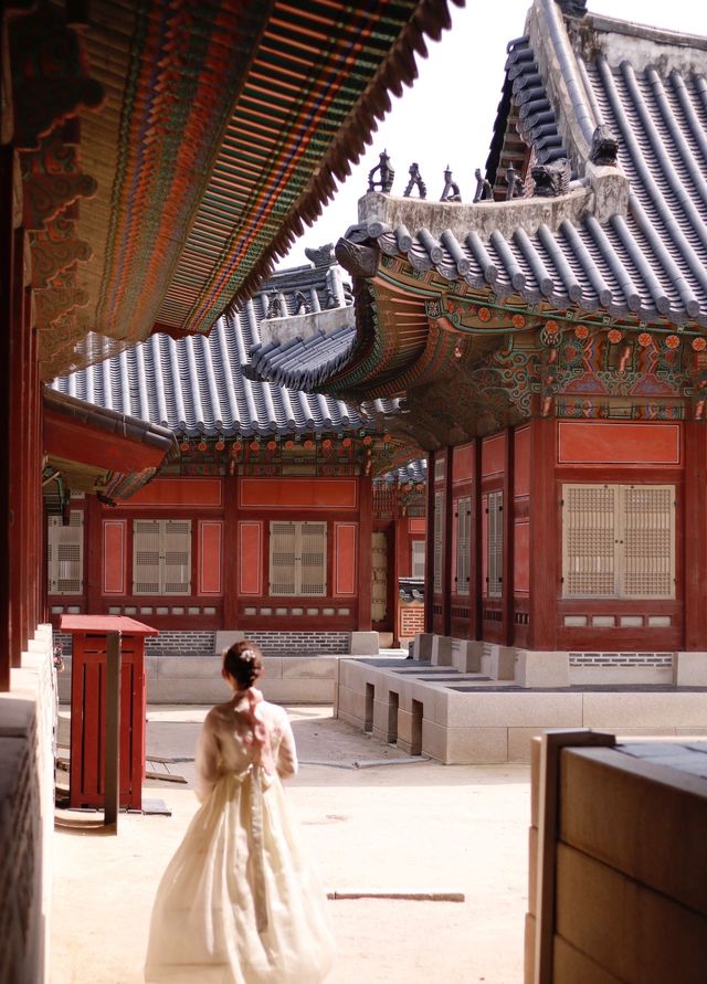 踏入夢幻世界！首爾景福宮的古代魅力