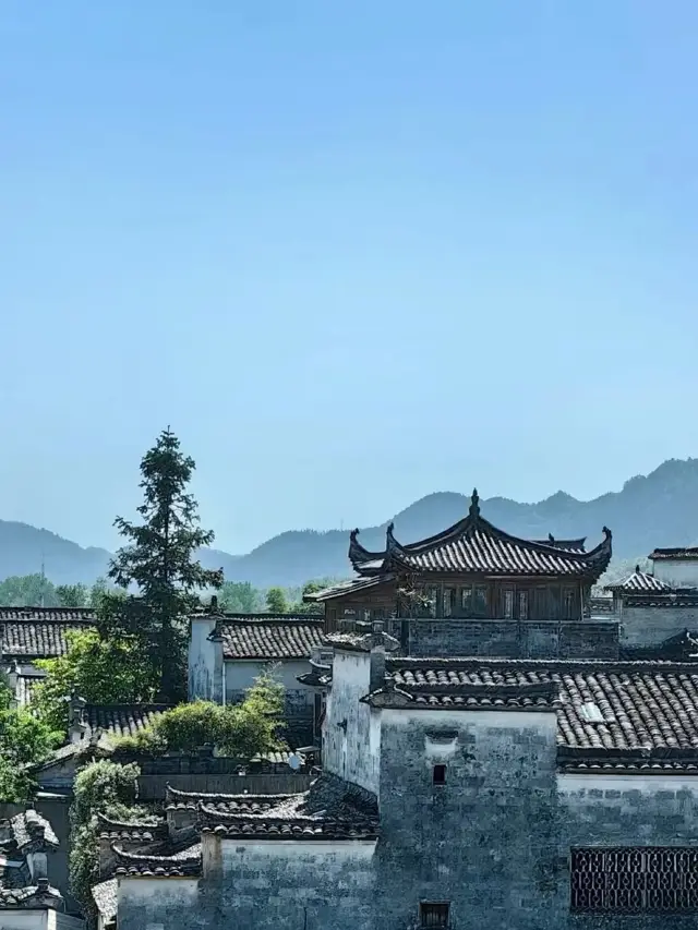 Right beside Hongcun, the ancient village where directors like Zhang Yimou and Ang Lee came to shoot their films