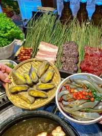 The mushroom hotpot restaurant in the ancient city of Lijiang is breathtakingly beautiful!