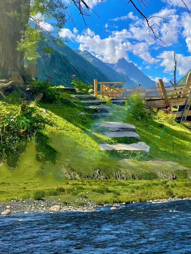 接下來的月亮湖，堪稱國內露營天花板！