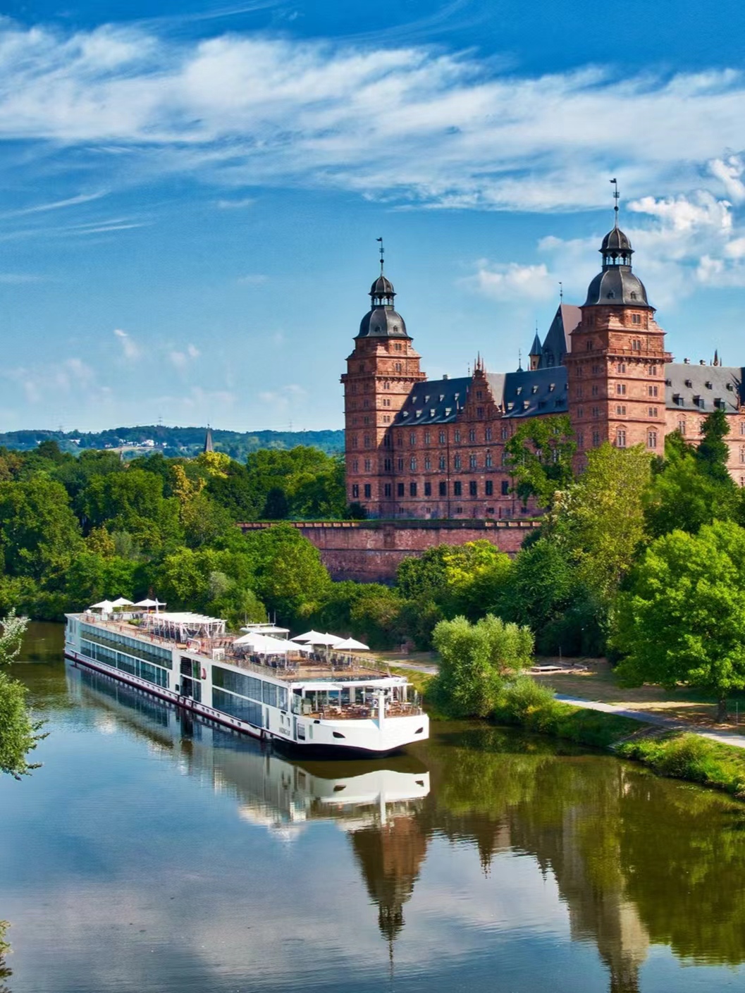 Viking River Cruises 11-day cruise to 9 cities in 5 countries in Europe.
🌟🚢Viking River Charming Rhine 10 Nights and 11 Days Cruise🚢🌟
