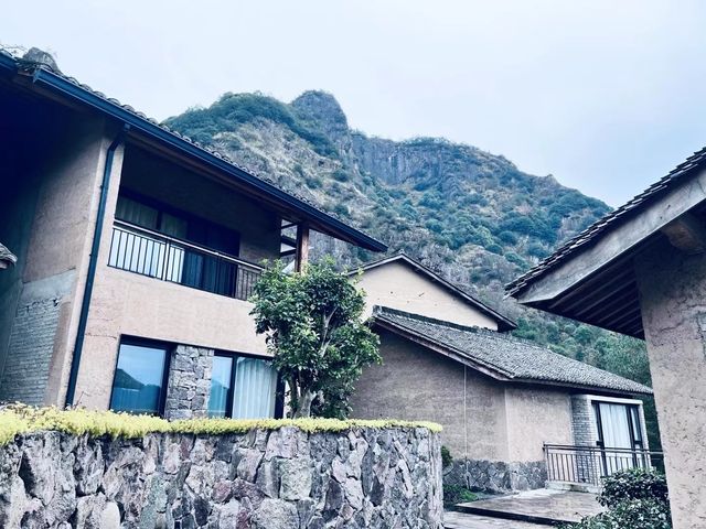 建在懸崖邊的避世民宿，去一探究竟