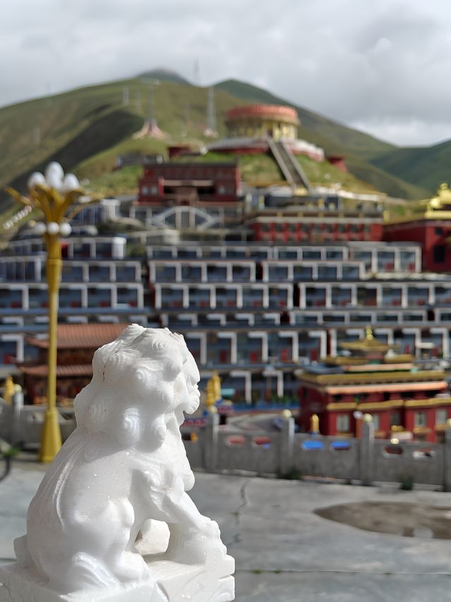 震後涅槃重生的薩迦大寺（玉樹）