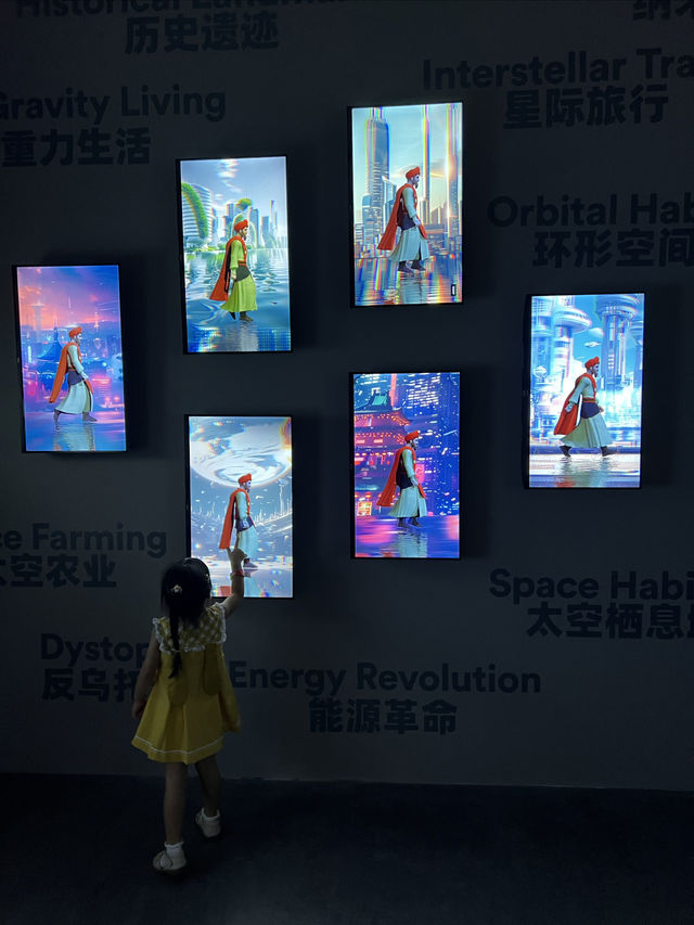 夏天躲進上圖東館看書逛展環遊世界