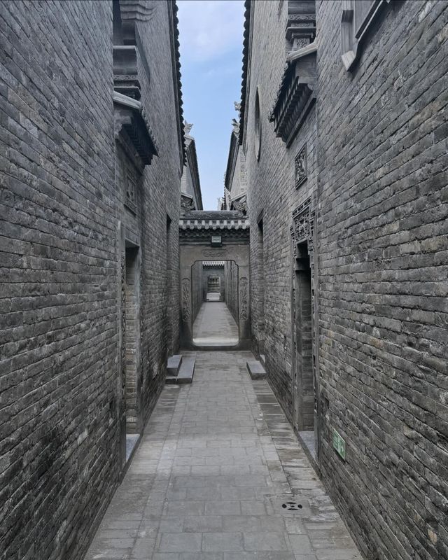 柳巷漫步：太原的風情畫卷