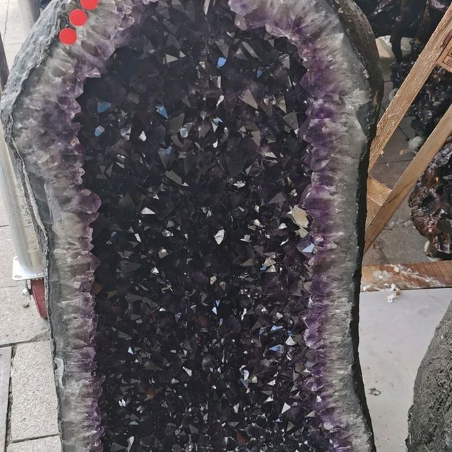 Donghai crystal market, the world first crystal market 