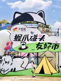 成都寵物市集來啦！！毛孩子握手打招呼好開心......