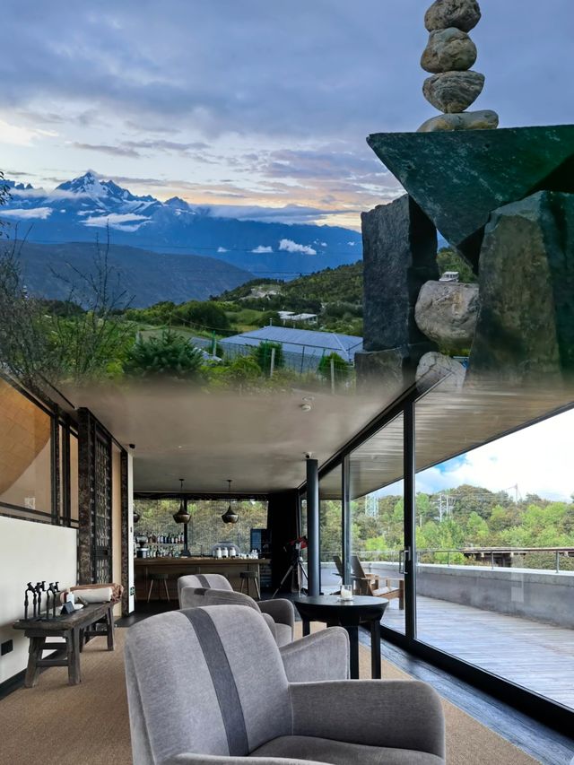 香格里拉｜既下山梅里住進藝術館！。