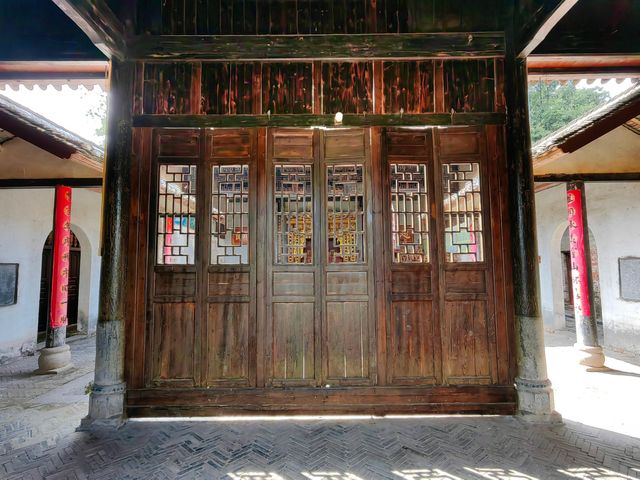廣西富川深坡村蔣氏宗祠。