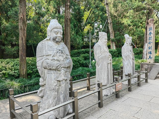 浙江杭州岳王廟。