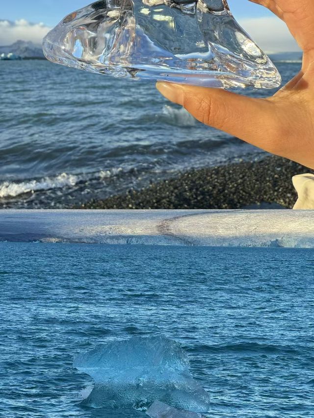 「世界是世界 冰島是冰島」。