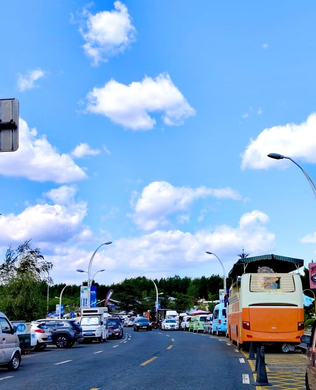 莫子山畔:自然盛景與人文雅韵的交融畫卷 莫子山畔:自然盛景與人文雅韵的交融畫卷