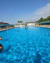哈薩克斯坦奇姆肯特水上樂園：炎炎夏日中的清涼勝地