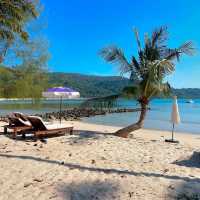 Salty & Sunny Koh Kood 漂浮早餐