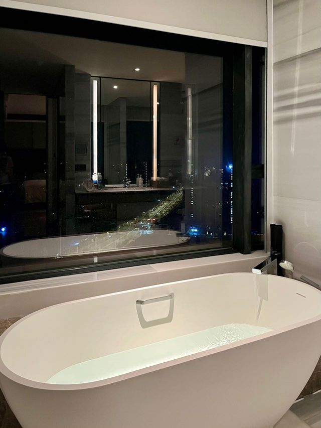 武漢櫻花季｜入住雲端高空ins風私湯酒店
