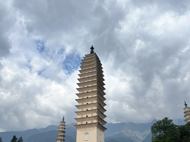 A Moment at Chongsheng Temple Dali