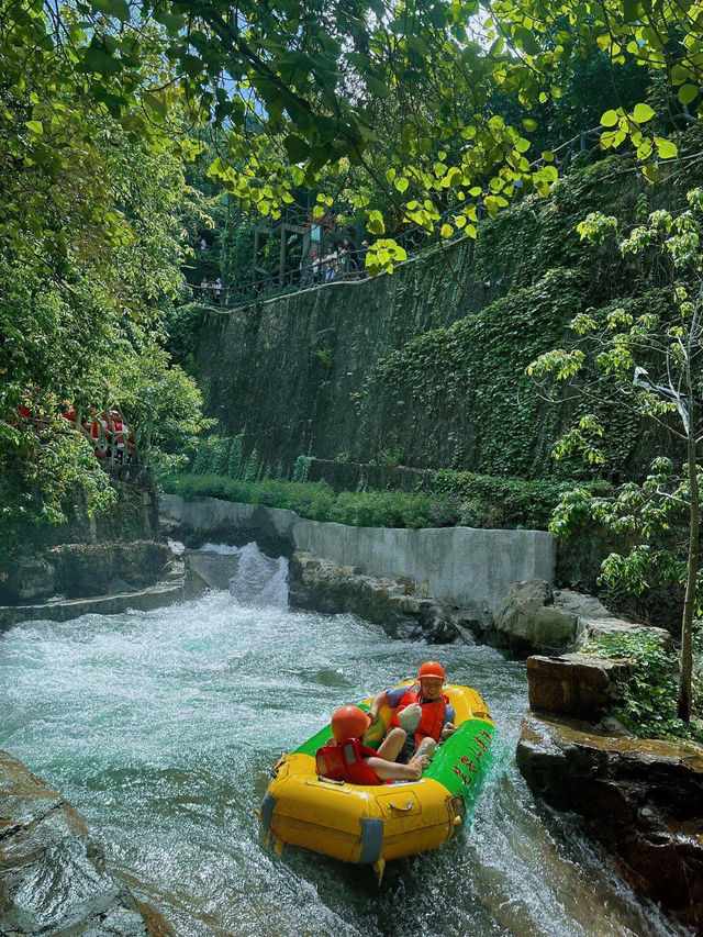 🌊清遠筆架山漂流｜溯溪+漂流一次玩盡！玻璃水質美哭！