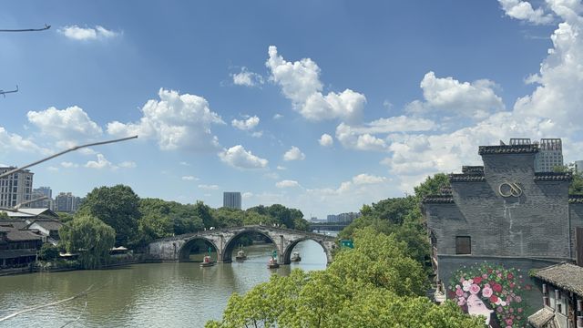 杭州的熱浪快要把人烤化啦！快來枕河居避暑吧。