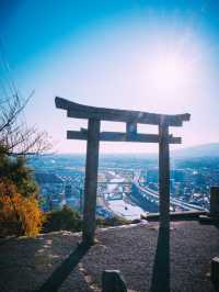 大阪秘境！池田五月山──都市綠洲中的櫻花隧道與茶香古道】**  