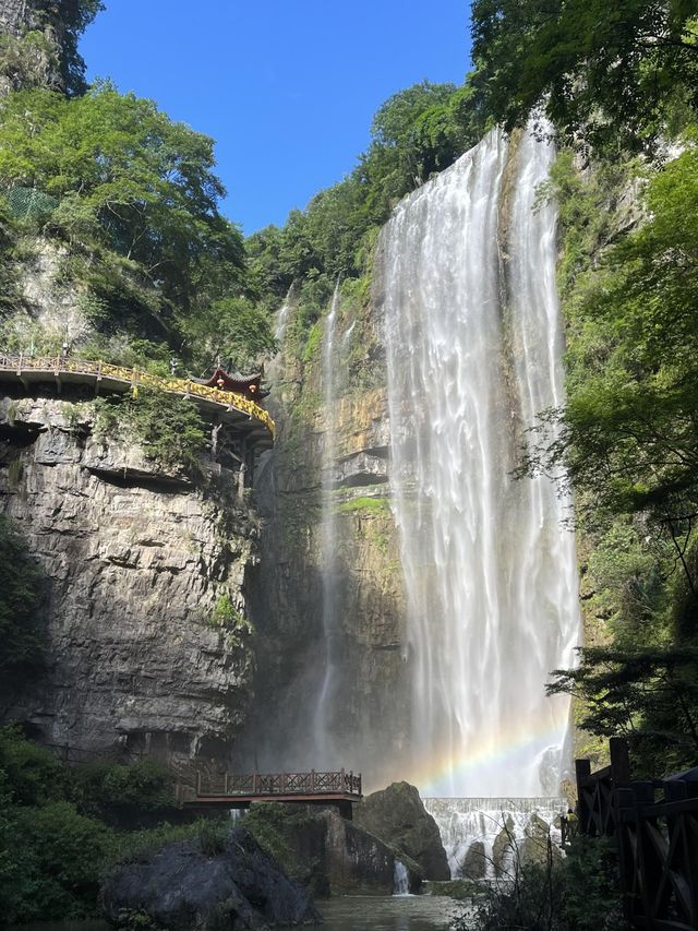 【三峽大瀑布超全旅行攻略】穿越百米瀑布，邂逅彩虹！