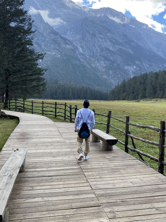 Jade Snow Mountain: Your Ticket to Heaven in Yunnan! ⛰️✨ Jade Snow Mountain: Your Ticket to Heaven in Yunnan! ⛰️✨