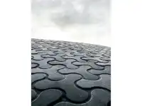 芬蘭這個美術館就像是廣場上平地冒出的泡泡